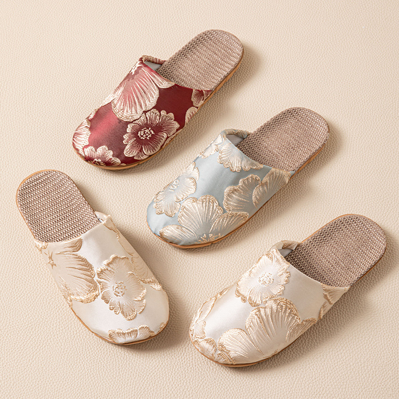 Pantuflas Elegantes de Seda pa - Linen Roller Blind reseña y precio